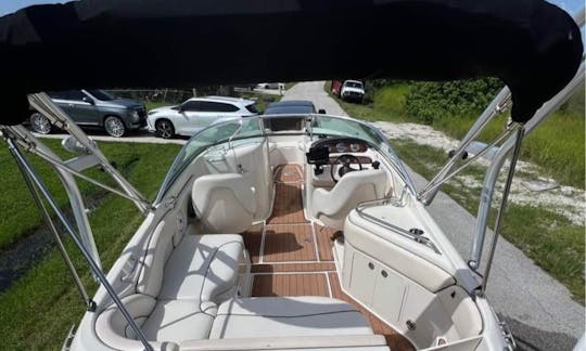 Sea Ray 240 Sundeck Rental In Huntersville, North Carolina