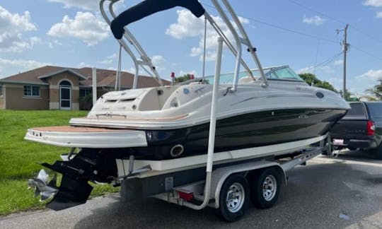 Sea Ray 240 Sundeck Rental In Huntersville, North Carolina