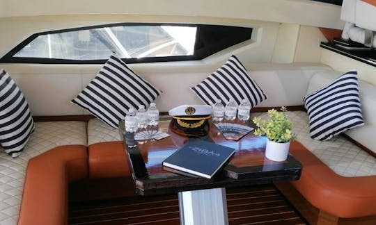 Yate de lujo prominente de 50 pies