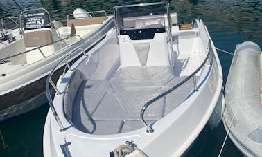 Elite 19s Powerboat for water adventures in Sorrento