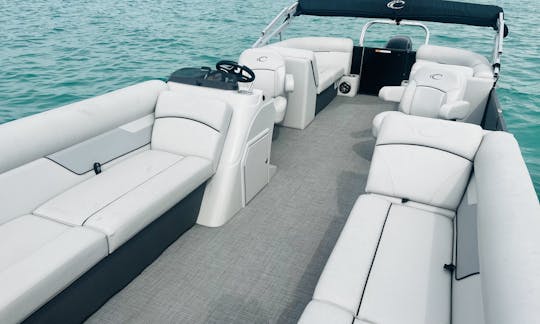 Tritão de luxo rápido Crest 240! Festas, eventos e relaxamento