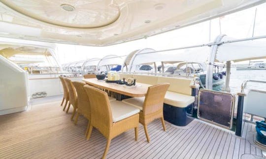 88ft Spacious yacht with 4 Cabins B75 !