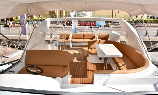 25 People Luxury Yacht - Majesty