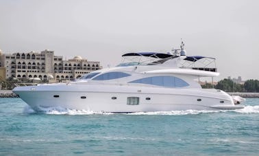 Yacht de luxe Majesty 88 pour fêtes et croisières à Dubaï