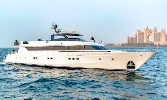 Gulf Craft Luxury Yacht for Party and Business Trip in Dubai,UAE