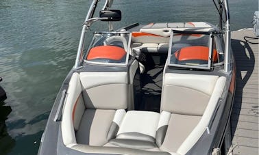 ALL INCLUSIVE Wake & Surf Boat in Horseshoe Bay, Texas Lake LBJ 