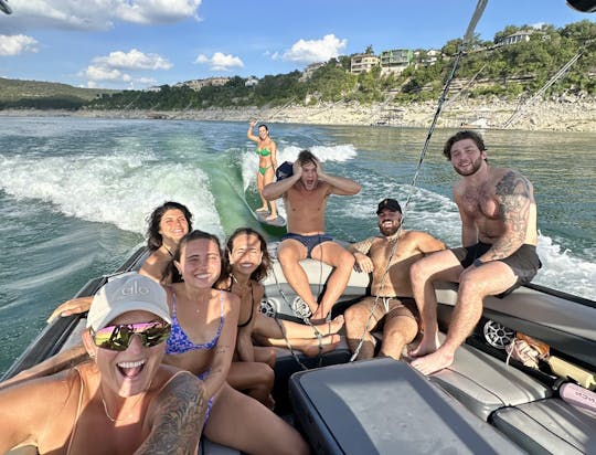 *Experiência de wakesurf de 5 estrelas no Lago Travis!! *