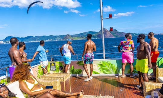 Party Yacht VivereX 47 feet in Rio de Janeiro