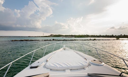 Sea Ray Sundancer 55' em Tulum. Tudo incluído