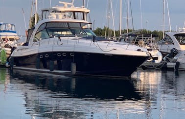 54' Luxury Yacht in Toronto