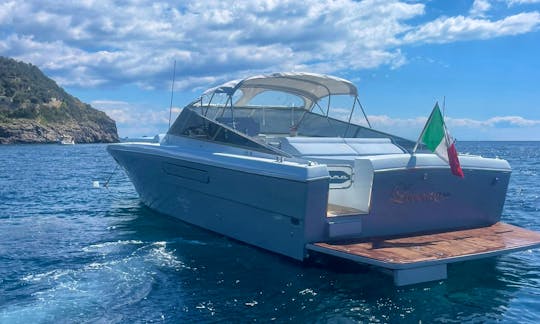 Luxury Itama 40 Loverdose Motor Yacht in Napoli, Campania