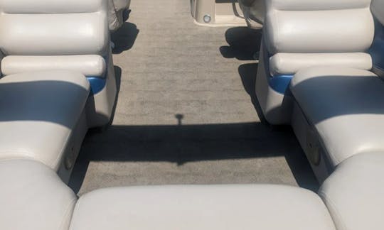 23ft Premier Sunsation Pontoon on Beautiful Lake Martin