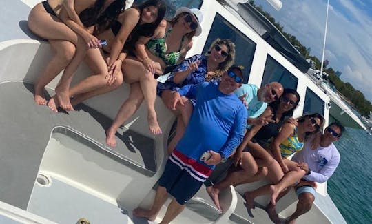 Profitez de Miami en catamaran de 60 pieds avec jacuzzi !