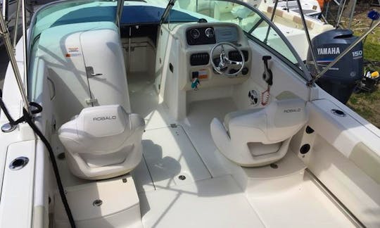 Robalo 207 Center Console for Rent in Norwalk