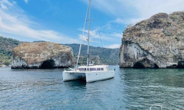 Novo Catamaran Lagoon 450 Charter — até 30 convidados em Puerto Vallarta, México