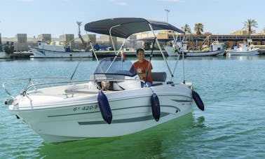 Barco sem licença, combustível incluído