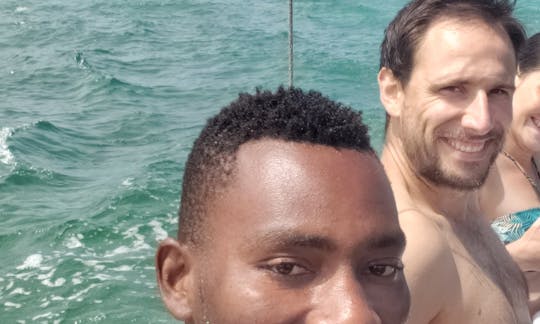 Cruzeiro Sun Seat Dhow em Zanzibar, na Tanzânia