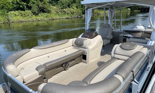 Pontoon w/ waterslide! Create wonderful memories on Delaware River Captain incl.