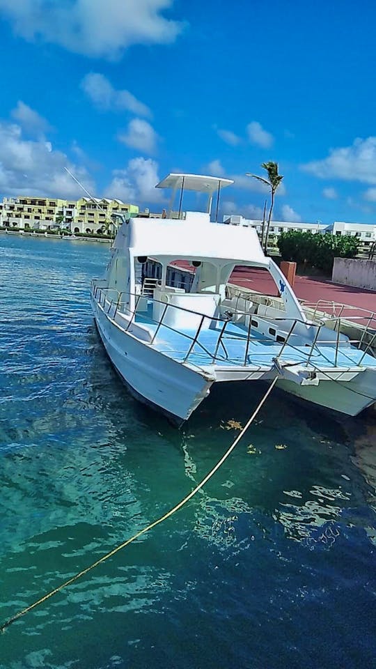 Private Charter Adventure 53 Catamaran Rental