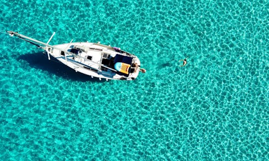 Daily sailing cruises from Sivota to Paxos Antipaxos