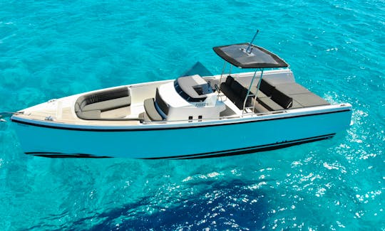 FJOR 36 Luxury Motor Yacht Charter in Eivissa