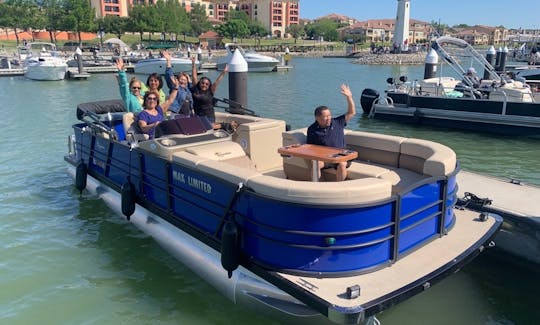 Bateau ponton bleu 2023 personnalisé 12 places @ Lake Ray Hubbard ! Profitez bien de la journée !