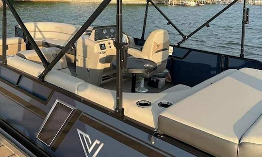 Viaggio 22ft Pontoon for Rent in Lake Norman