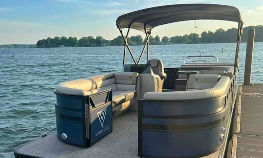 Viaggio 22ft Pontoon for Rent in Lake Norman