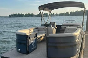 Viaggio 22ft Pontoon for Rent in Lake Norman