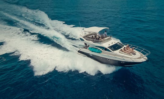 Azimut Belle de 58 pés em Cancún, Isla Mujeres, refeição de luxo incluída