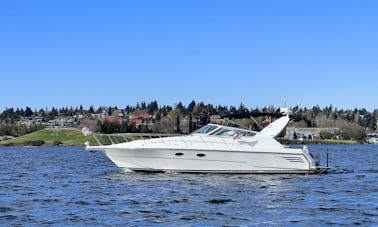40ft 1995 Trojan Motor Yacht Rental in Seattle, Washington