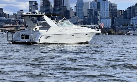 40ft 1995 Trojan Motor Yacht Rental in Seattle, Washington