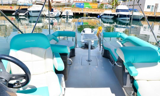 Bayliner Element XR7 Open Boat Rental in Marbella, Andalucía