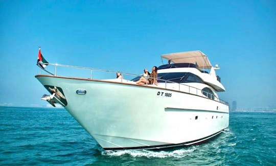 Azimut de luxo de 88 pés com jacuzzi em Dubai