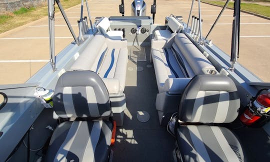 25ft Hewescraft Oceanpro 250HP engine on lake Lewisville or Grapevine