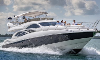 Enorme Sunseeker de 74 pies con capacidad para 13 personas con Flybridge en Miami Beach, Florida