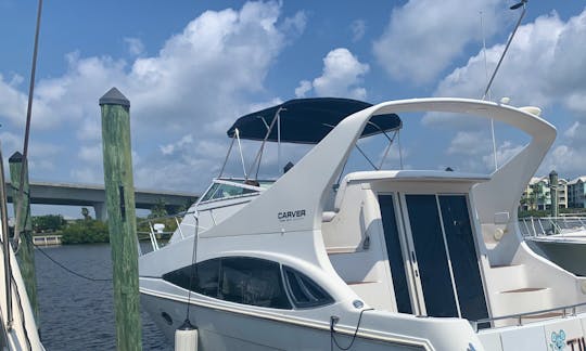 Carver Motor Yacht Rental in St. Petersburg, Florida