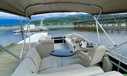 Party Legend Pontoon Boat in Vancouver