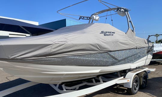 2022 Supreme ZS232 Surf/Wake boat with captain
