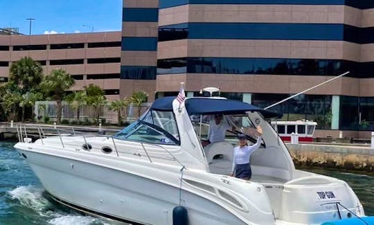 TOP GUM Motor Yacht Rental in Coral Gables, Florida