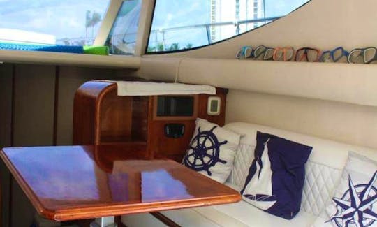 Azimut 43 Yacht Charter in Cancún!