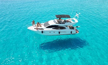 Explorez Agia Napa - Protaras, Chypre en yacht à moteur de 49 pieds