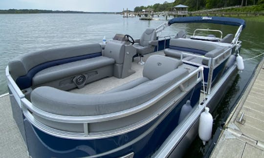 Very fun Pontoon to hang around in Hilton Head Island, South Carolina