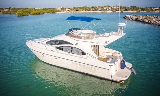 42' Azimut All-Inclusive Yacht Charter in Riviera Maya