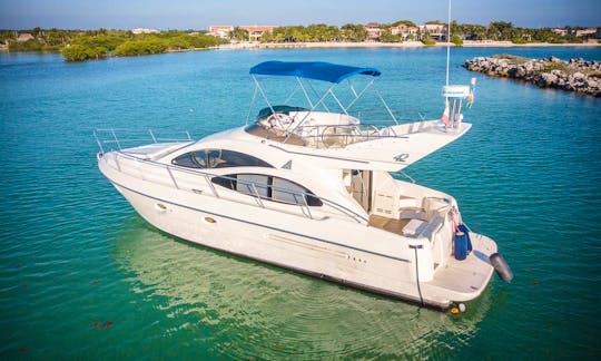 42' Azimut All-Inclusive Yacht Charter in Riviera Maya
