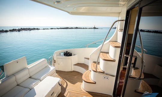 42' Azimut All-Inclusive Yacht Charter in Riviera Maya