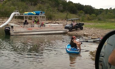 Pontão de dois andares de 29 pés com aluguel de escorregador em Canyon Lake, Texas