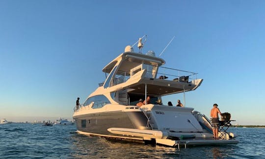 Location d'un méga-yacht Azimut de 66 pieds à Miami Beach, en Floride