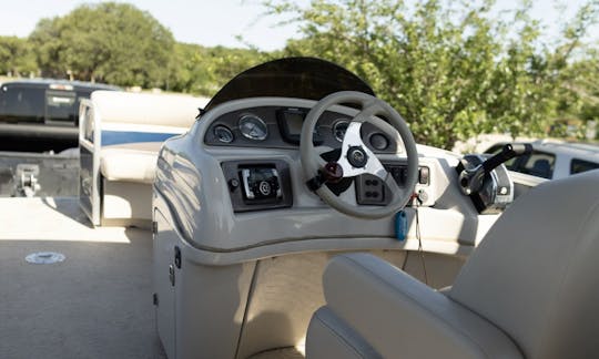 ⚓️Luxury Pontoon Rental on Lake Travis!