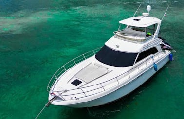 Enjoy Miami In Sea Ray Flybridge 52 Power Mega Yacht!